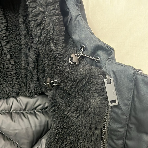 UGG Adirondack Parka 2.0 - Picture 11 of 15